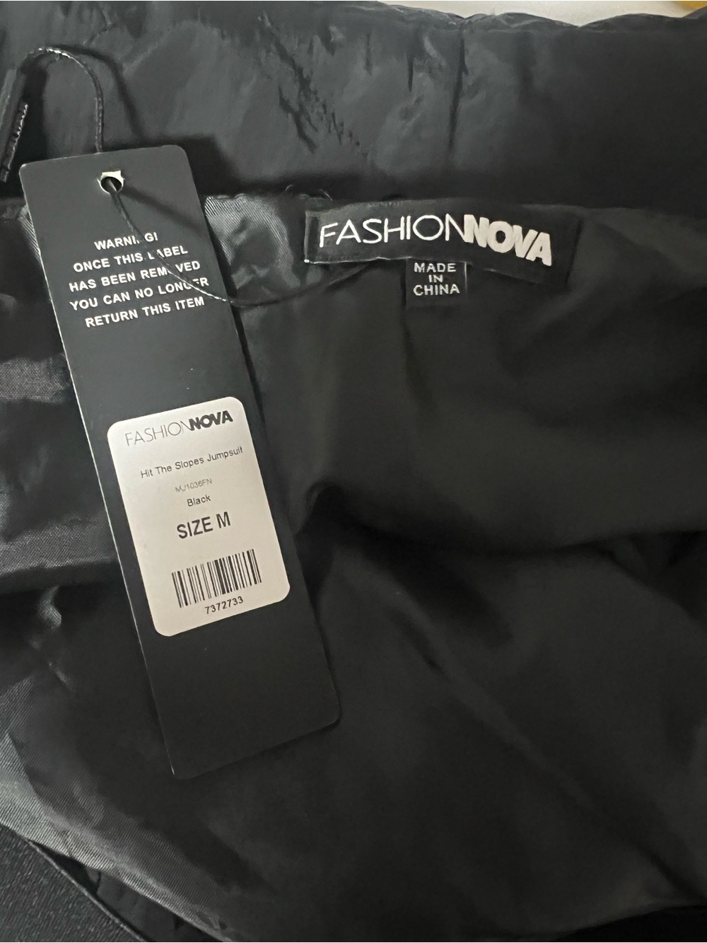 Fashion Nova Hit The Slopes Ski Jumpsuit Black White NWT M - Picture 8 of 9